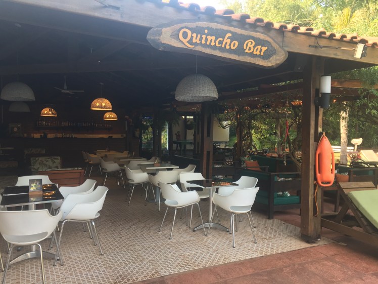 Quincho Bar - Em frente a piscina