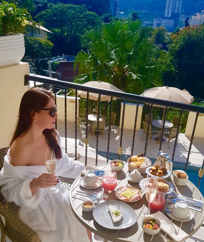 Café da manhã servido no quarto